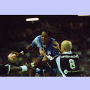 Lozano und Fis stoppen Richardson.