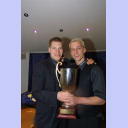 EHF-Pokal-Finale 2002, R�ckspiel: Empfang am Vereinsheim - Johan und Mattias mit dem Pott.
