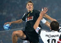 Jonas Larholm zeigte gegen den THW eine starke Leistung.