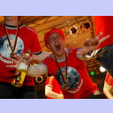 Meisterfeier auf dem Kieler Rathausplatz: Johan Pettersson schreit seine Freude laut heraus.