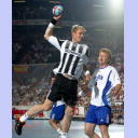 Pittis Abschied: Klaus-Dieter Petersen gegen seinen alten Gummersbacher Kumpel Rune Erland.