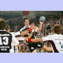 Kim Andersson wird gestoppt.