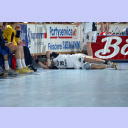 Viktor Szilagyi liegt verletzt auf dem Boden.