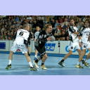 TuS-Kreisl�ufer Patrick F�lser bricht durch.