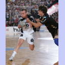 Von Behren greift Zeitz an.