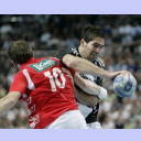 Nikola Karabatic wird attackiert.