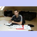 Igor Anic beim Zeichnen.