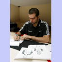 Igor Anic beim Zeichnen.