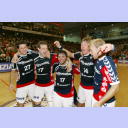 Das Flensburger Team jubelt nach dem Sieg.