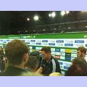 Die dritte Halbzeit: Nach dem klaren Sieg beim SC DHfK Leipzig schrieben die Zebras hunderte Autogramme. Dicht umringt war auch Alfred Gislason.