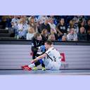 Fernando Sanz-Lopez k�mmert sich um Elias Ellefsen &aacute; Skipag&oslash;tu.