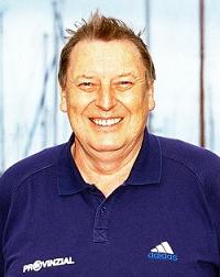 Er hei�t Rainer Cla�en.  Sein Rufname ist "Archie".  Als Betreuer geh�rt er zum Urgestein beim THW.